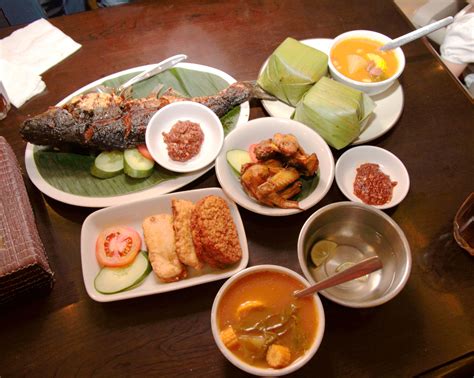 File:Food Sundanese Restaurant, Jakarta.jpg - Wikipedia, the free ...
