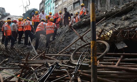 India highway overpass collapse in Kolkata leaves dead, injured - CBS News