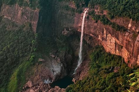 Tragically Beautiful Nohkalikai Falls in Meghalaya