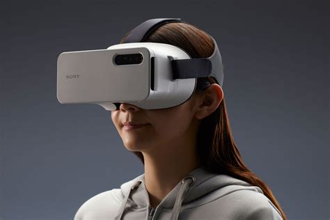 Sony launches Xperia View VR headset: 2K resolution for both eyes