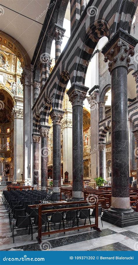 Interior of Genoa Cathedral Church - Cathedral of Saint Lawrence ...