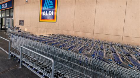 Here's What Aldi Shoppers Really Do With Their Cart Quarters