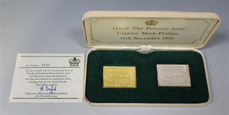 A 22ct gold replica postage stamp ingot commemorating the Royal Wedding ...