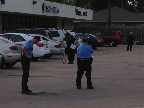 Suspect sought in fatal southwest Houston shooting - Houston Chronicle