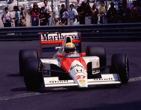 The iconic Marlboro livery used in Formula 1, Rally and other racing ...