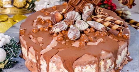 Chocolate Hazelnut Christmas Layered Ice Cream Cake - My Kids Lick The Bowl