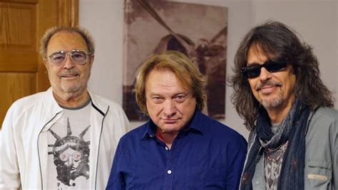 Foreigner reunites original band members at Sturgis