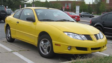 2005 Pontiac Sunfire Base 2dr Coupe 5-spd manual w/OD