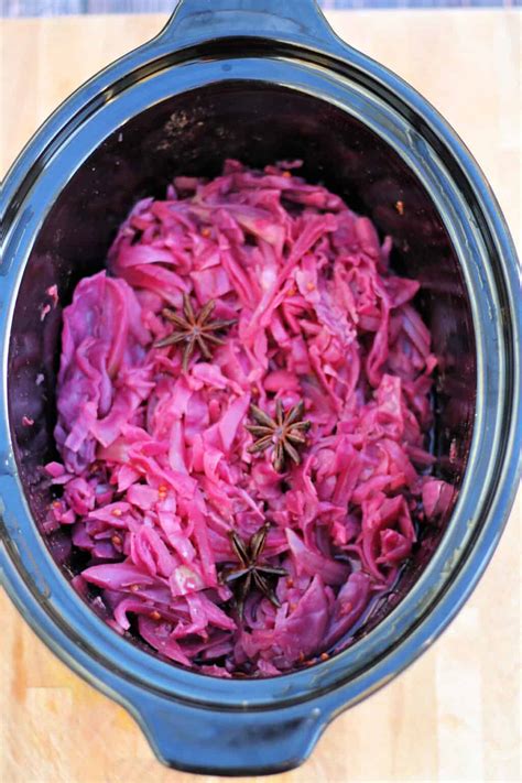 Slow Cooker Red Cabbage - BakingQueen74