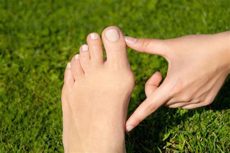 Lateral foot pain: Symptoms, causes, and treatment