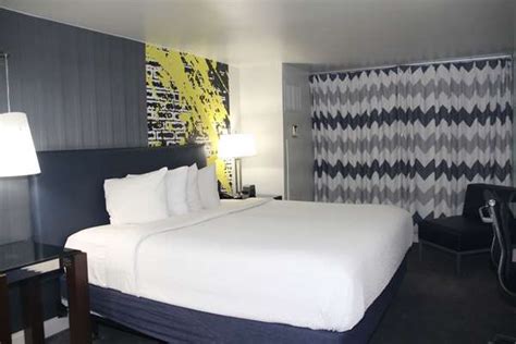 Comfort Inn & Suites Baltimore Inner Harbor, 120 E Lombard St, Baltimore, MD - MapQuest