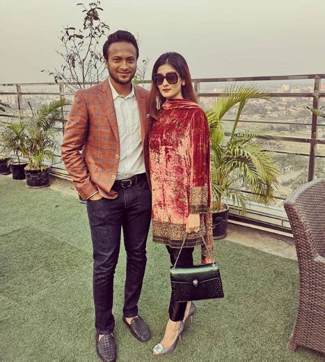 CricTracker - Shakib Al Hasan with his wife Umme Ahmed... | Facebook