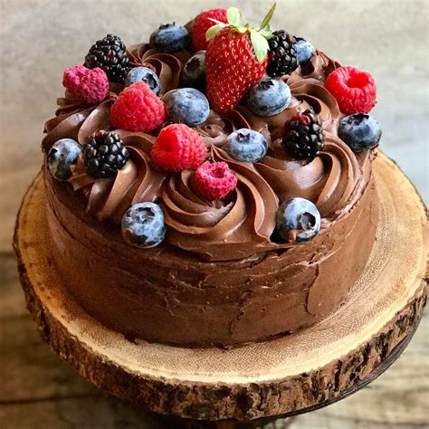 Chocolate Caramel Berry Cake by chefvanessamusi | Quick & Easy Recipe ...