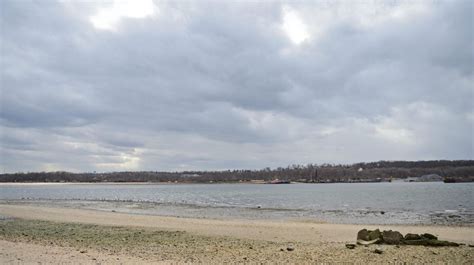 Four Nassau beaches closed for bathing to elevated bacteria, health department says - Newsday