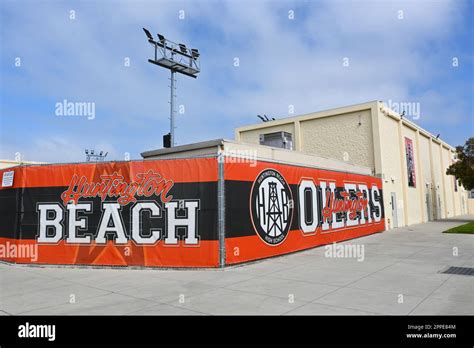 HUNTINGTON BEACH, CALIFORNIA - 23 APR 2023: Banner for the Oilers on the campus of untington ...