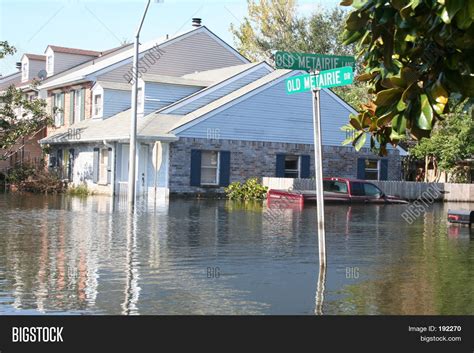 Hurricane Katrina Flood New Orleans Image & Photo | Bigstock