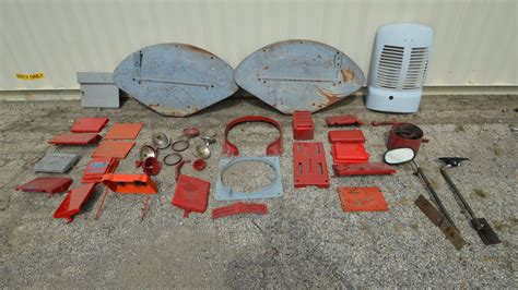 Farmall Assorted Tractor Parts Lot Of 38 | T295 | Iowa Premier 2018