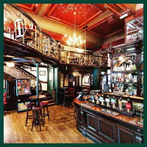 8 Pubs Near Liverpool Street: Savour a Great Pint & Pub Grub