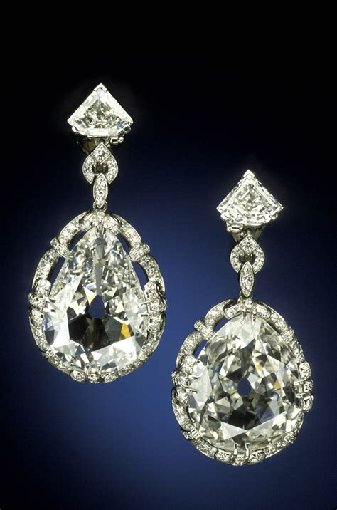 Marie Antoinette Earrings | Smithsonian Institution