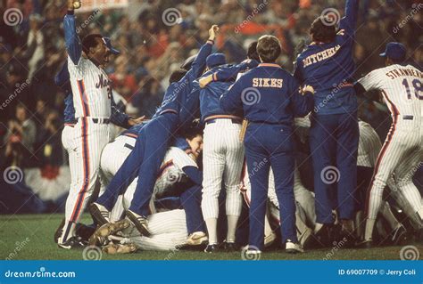 Mets win 1986 World Series editorial stock image. Image of game - 69007709