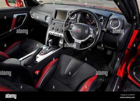 Nissan Skyline R35 Interior