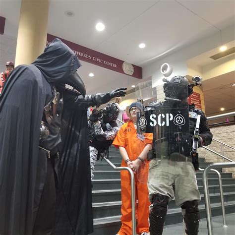 Two scp cosplayer that met at a convention also met in the comments of ...