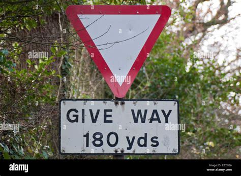 Give Way Sign Uk High Resolution Stock Photography and Images - Alamy