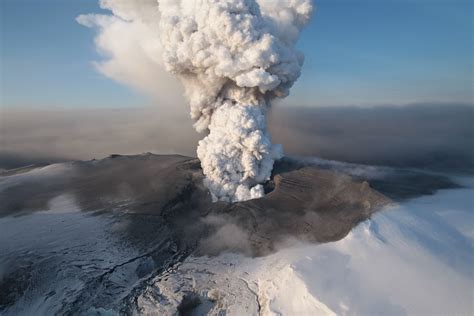 Smoke ash volcano eruption wallpaper | 4080x2720 | 348244 | WallpaperUP