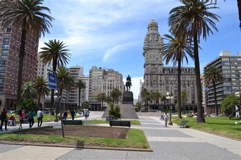 Frolicking Around The World: Discovering Montevideo: Ciudad Vieja