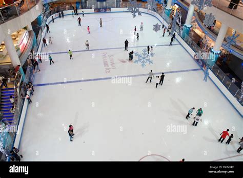 indoor ice skating rink at Sunway Pyramid shopping mall, Malaysia Stock Photo: 63677402 - Alamy