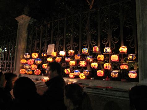 Halloween lights | Venice, with its masquerade tradition, is… | Flickr