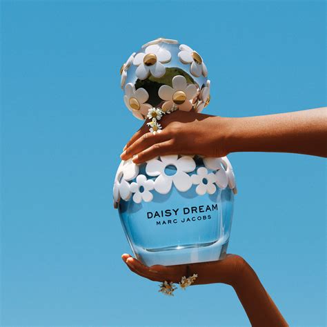 Glorios poveste Germina marc jacobs daisy dream 100ml Cerul Influență ...