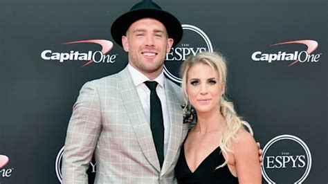 Zach Ertz Sends Wife Julie Sweetest Message Prior To Playoffs