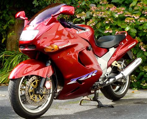 1996 Kawasaki ZZR 1100 Ninja RED 3 MONTHS MOT Powerful Super Sports Tourer