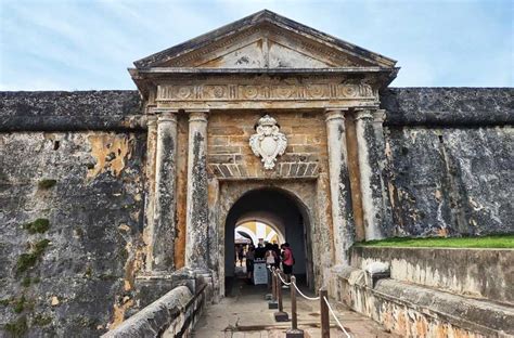 Castillo San Felipe del Morro (A Local’s Guide & History)