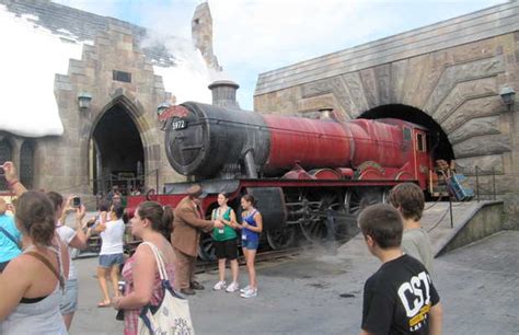 The Wizarding World of Harry Potter (Islands of Adventure) in Orlando ...