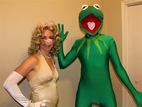 The Wooster Roost: Halloween - Homemade Kermit Costume