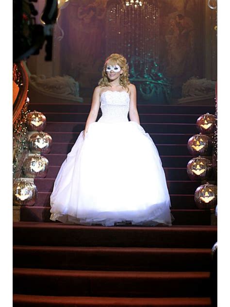 The Most Memorable Party Dresses Ever | Hilary duff halloween costume, Cinderella story dress, A ...