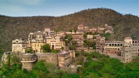 NEEMRANA FORT-PALACE $92 ($̶1̶9̶2̶) - Updated 2022 Prices & Hotel ...