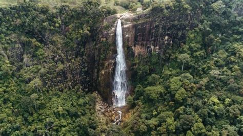 Hiking to Diyaluma Falls, Sri Lanka: 2023 Ultimate Guide - Two Get Lost