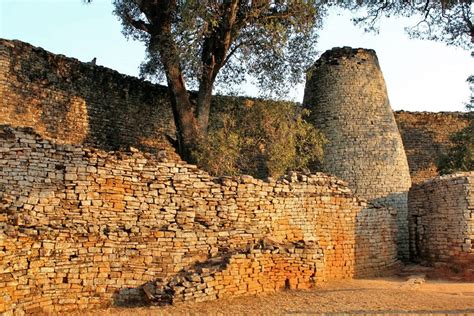 The mysterious ancient city of Great Zimbabwe » Tripfreakz.com