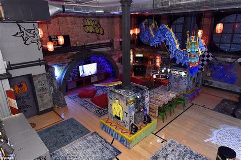 Airbnb offers Teenage Mutant Ninja Turtles-themed lair in New York | Daily Mail Online