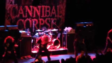 Cannibal Corpse: Scourge of iron, live 2014 - YouTube