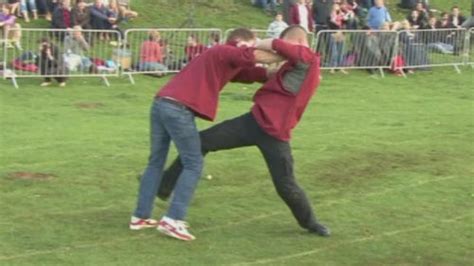 Shin-kicking: 401st championship held in UK – Channel 4 News