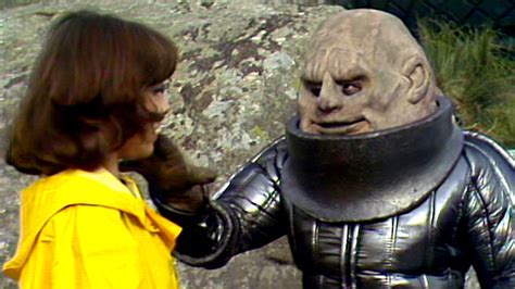 Sarah Jane and the Sontaran | The Sontaran Experiment | Doctor Who - YouTube