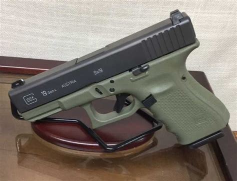 Glock 19 Gen 4 Battlefield Green Night Sights