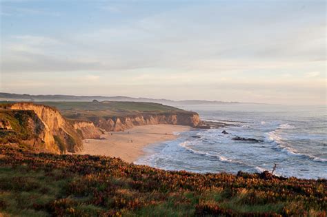 Manhattan Beach Half Moon Bay Stock Photo - Download Image Now - iStock