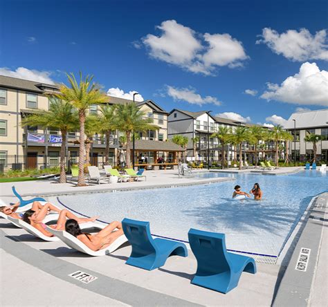 Valencia College Student Housing | The Retreat East