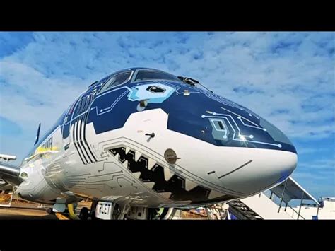 Embraer's E190-E2 Profit Hunter Jet Looks Like a Big Angry Shark ...