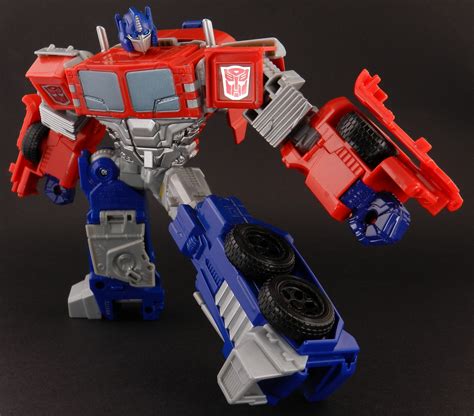 TFW's Combiner Wars Optimus Prime In-Hand Gallery - Transformers News ...